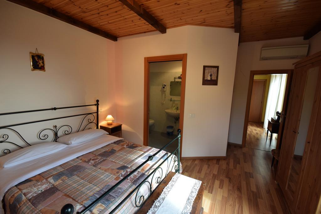 Agriturismo Al Rifugio Divino Belvedere Ostrense Dış mekan fotoğraf